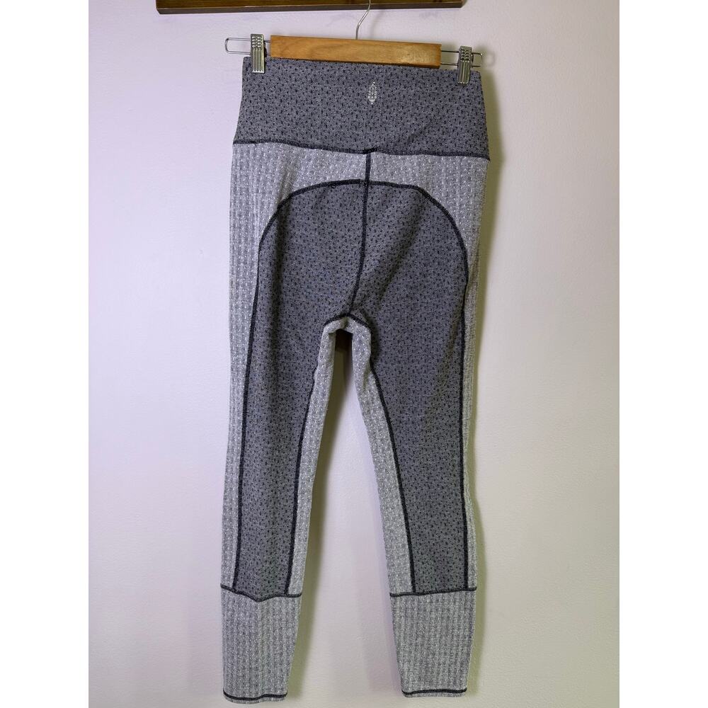 Free People Movement Gray Textured High Rise  Leggings Women’s Medium - Picture 2 of 5